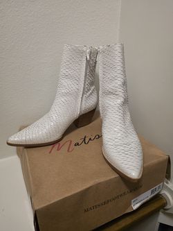Matisse White Ankle Boots 9.5