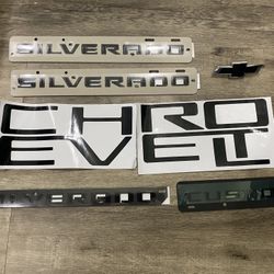 Chevrolet Silverado 1500 Custom Dark Essentials Package