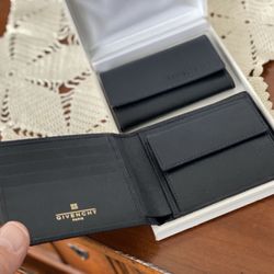 1980 Givenchy wallet and 6 ring key chain. Never used.
