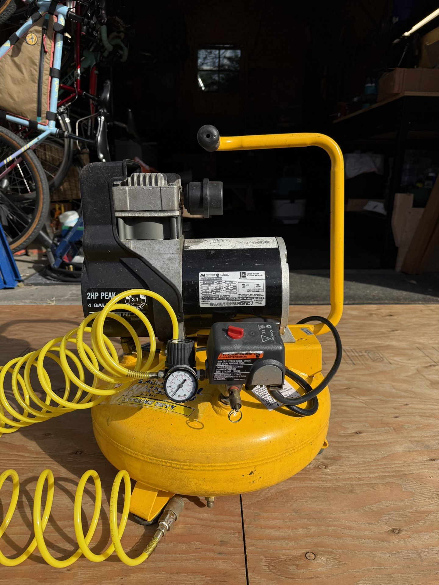 Campbell Hausfeld Air Compressor 2hp 4 Gallon