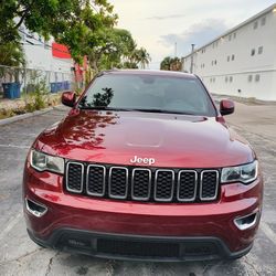 2021 Jeep Grand Cherokee Laredo X 4x4 LOW MILEA THOUSANDS BELOW BOOK VALUE 
