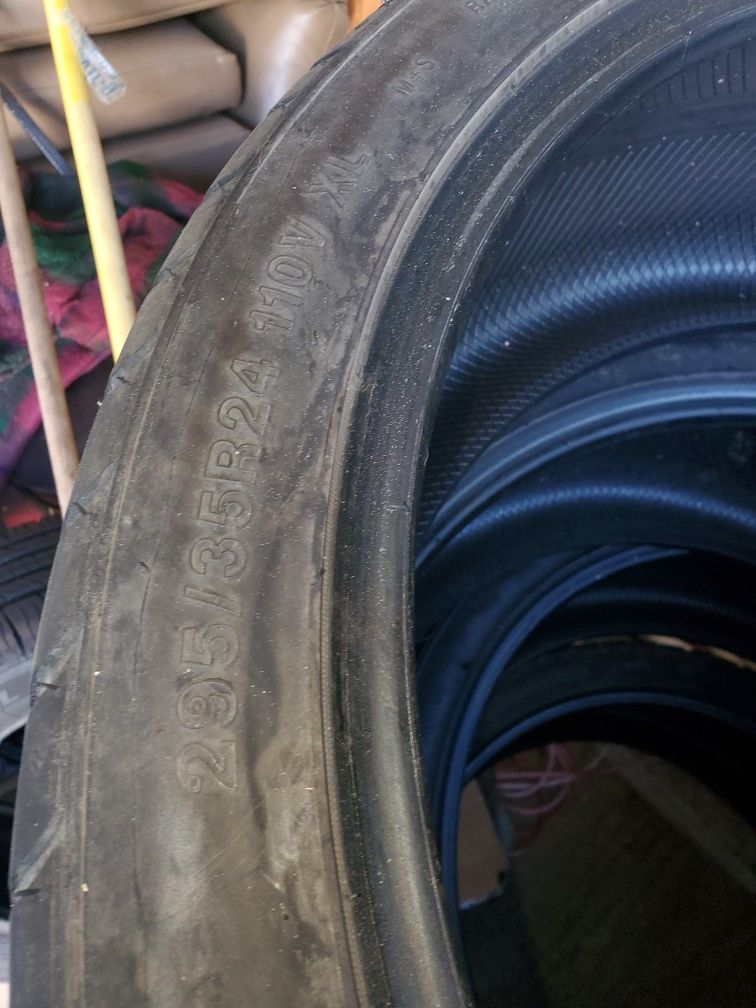 Tires 295/35/r24