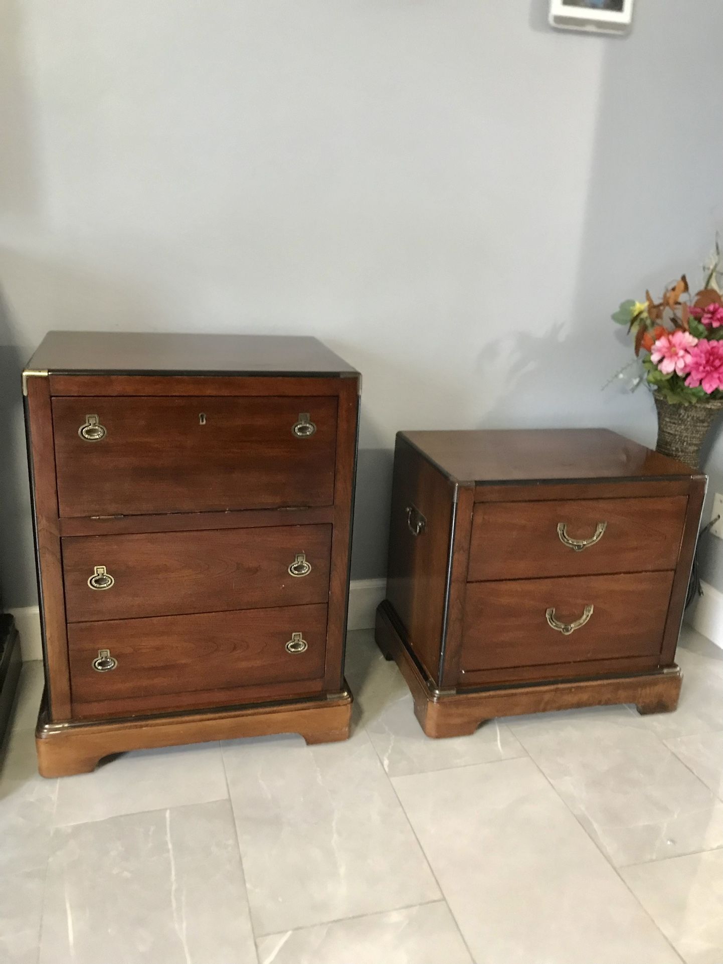 Vintage night stands / End tables