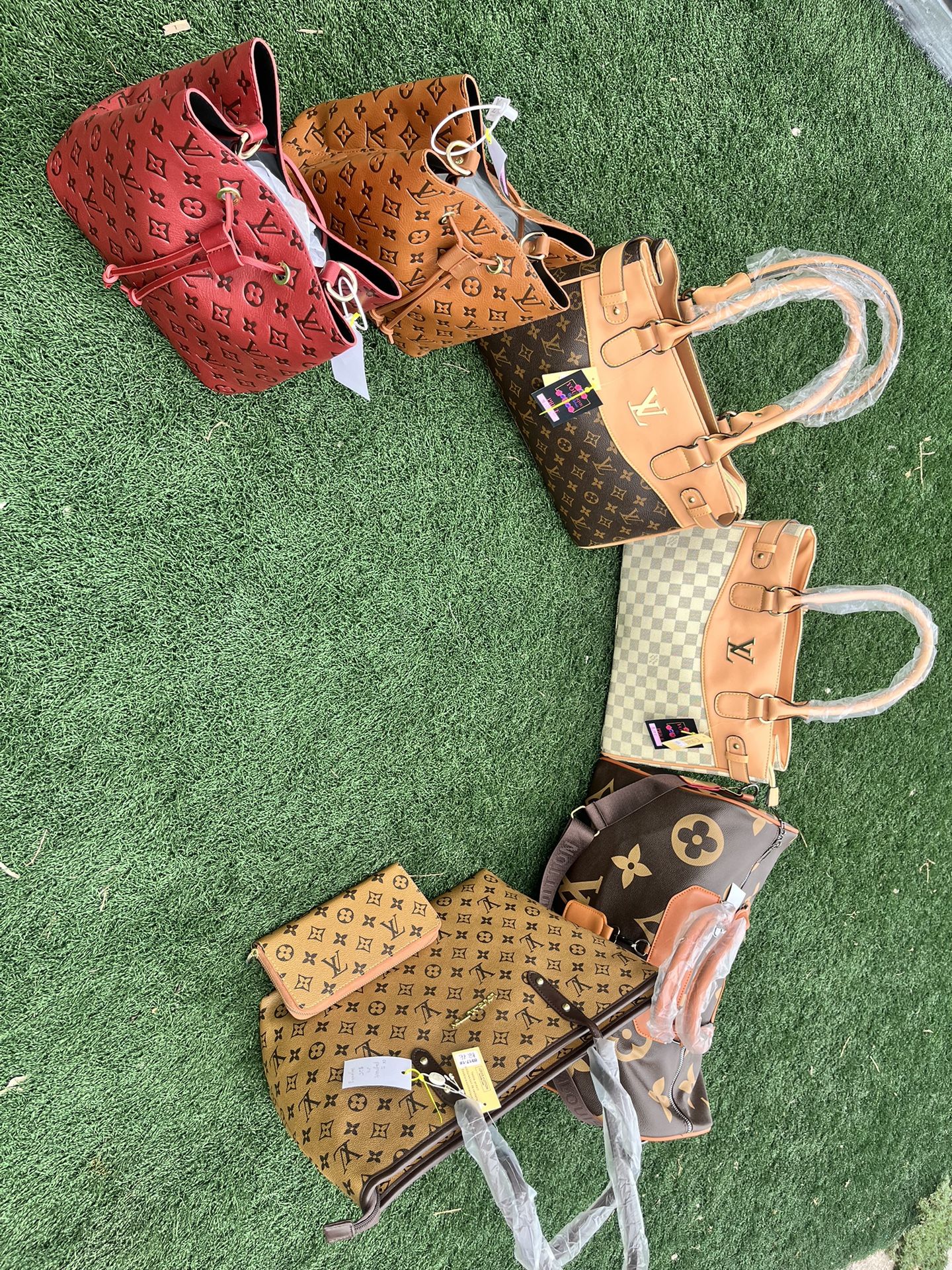 Purses Lv 