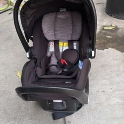 Baby’s Car Sit With Base.