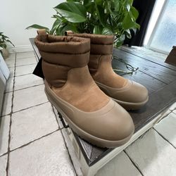 UGG Men's Classic Mini Mod Fashion Boot Men’s Size 7