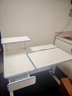 Adjustable student desk for 8-18 years old