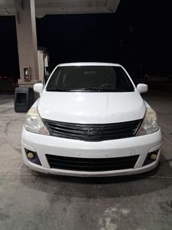 Nissan  runs great 2012