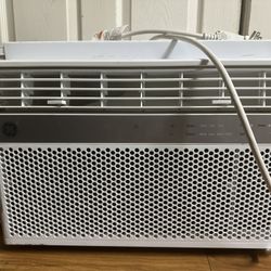 GE® 8,000 BTU SMART ELECTRONIC WINDOW AIR CONDITIONER FOR MEDIUM ROOMS UP TO 350 SQ. FT.