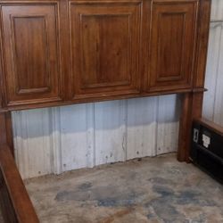 Very Nice High Quality Queen Bedroom Set By Pulaski 