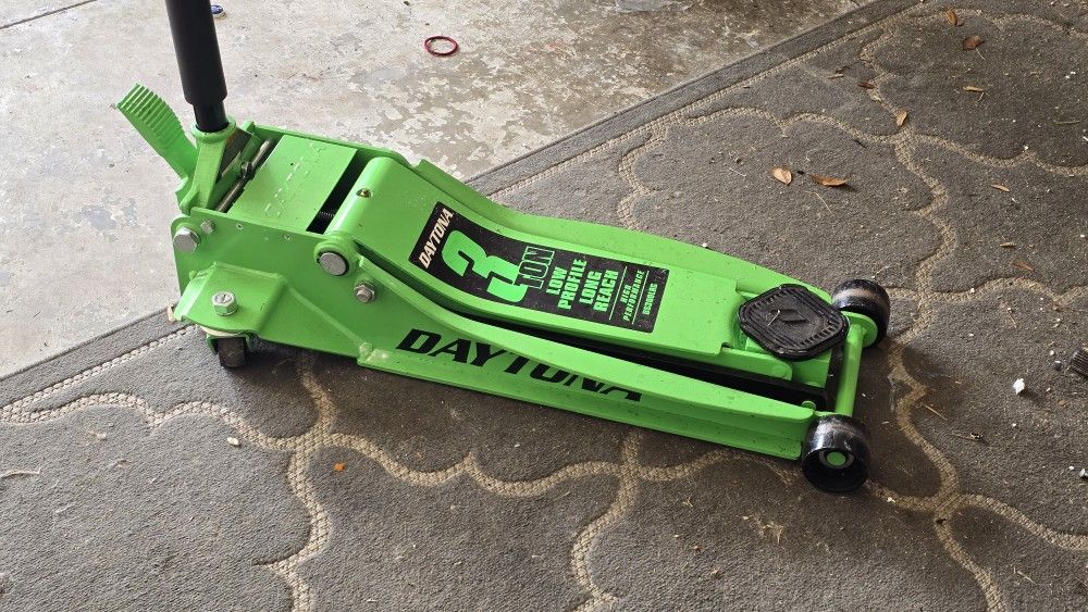 3 Ton High Lift Jack.