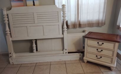 Queen Size Panel Bed Frame With Matching Nightstand