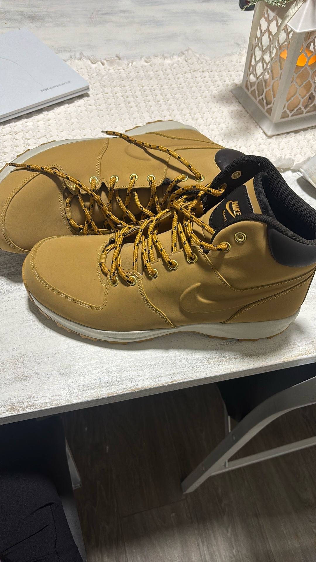 Mens Nike boots 50$ size 11.5