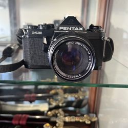 2Pentax Black ME Super 35mm SLR Camera Kit w/ 70 Mm  Lens - Very Good