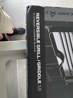 Reversible griddle/grill