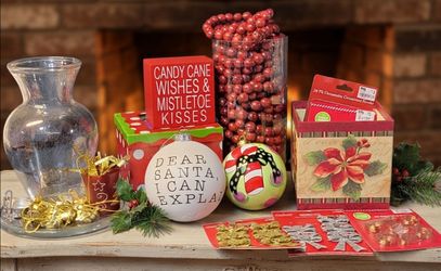 Christmas Decor Bundle – Vases, Ornaments, Signs & Hooks