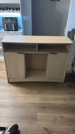 Wine/bar cabinet
