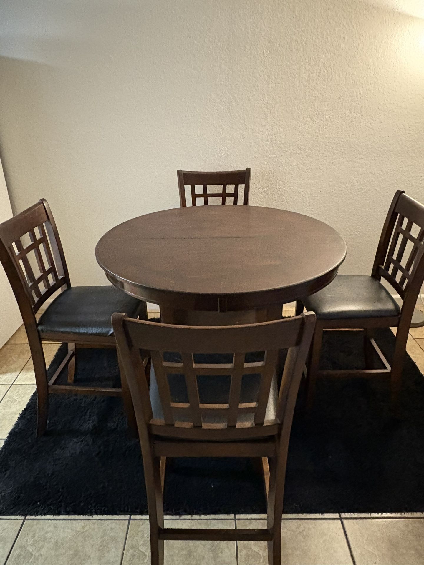 Dinette Table With 4 Chairs
