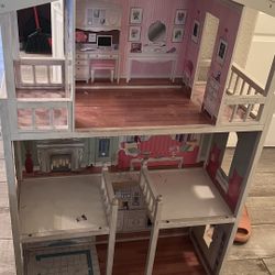 Doll House 