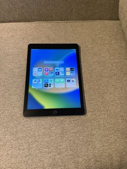 Apple iPad 5th Gen, 32GB