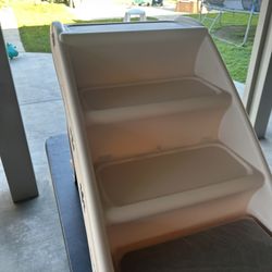 Pet Republic 4-Step Foldable Pet Stairs-Brand New