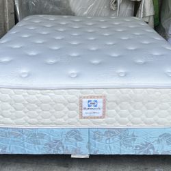 Queen Size Sealy Posturepedic Mattress & Boxspring & Metal Frame 