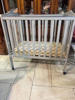 Baby crib