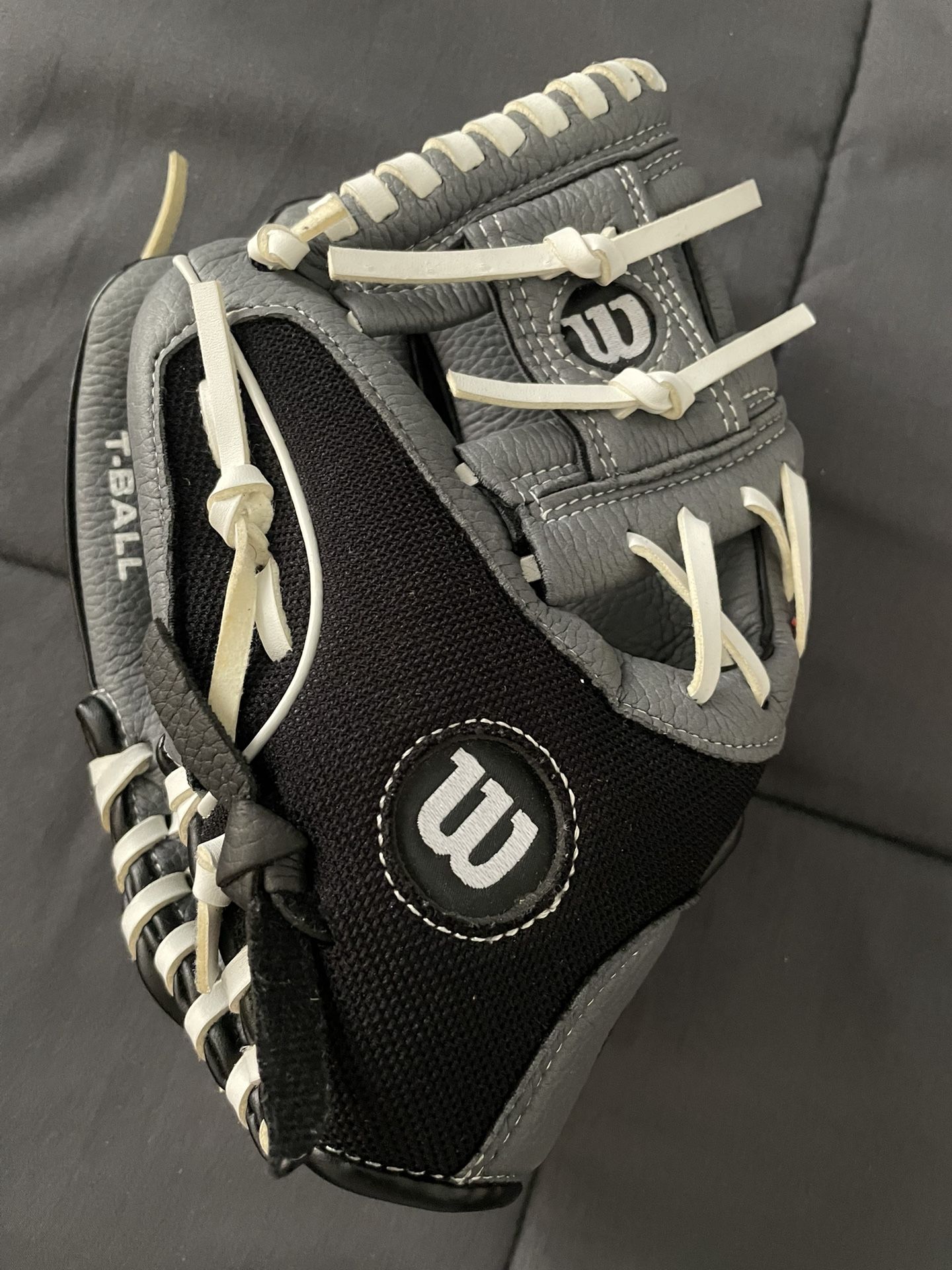 Wilson A150 Glove.Tball