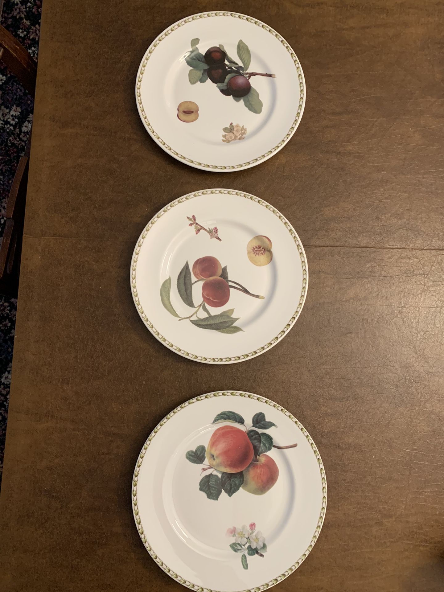 Royal Horticulture Queen’s Collection Display Plates