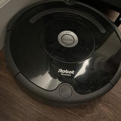 IRobot/ Vacuum / Roomba