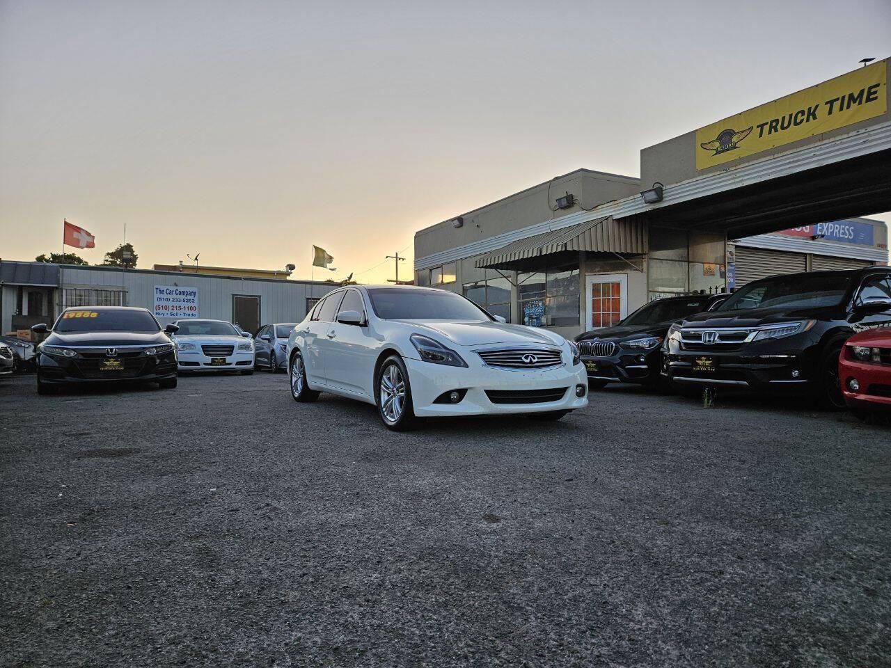 2015 INFINITI Q40