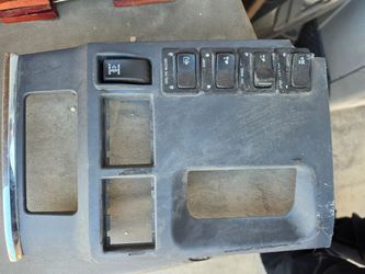 Peterbilt center electronic consule panel with switches