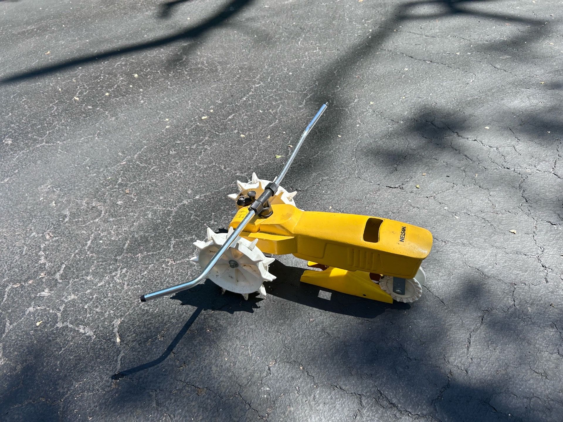 Traveling Sprinkler - Lawn Tractor