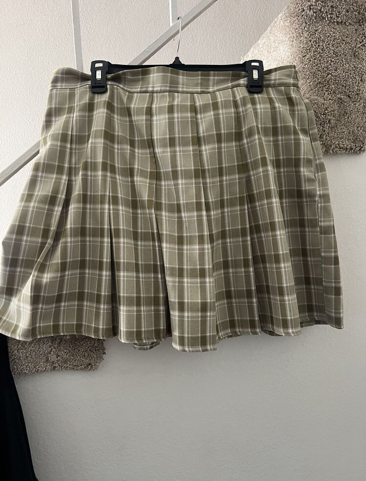 Women’s Skirt Light Green Size XL