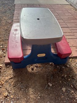 Fisher price toddlers picnic table foldable