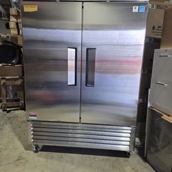Turbo Air Two-door Refrigerador 