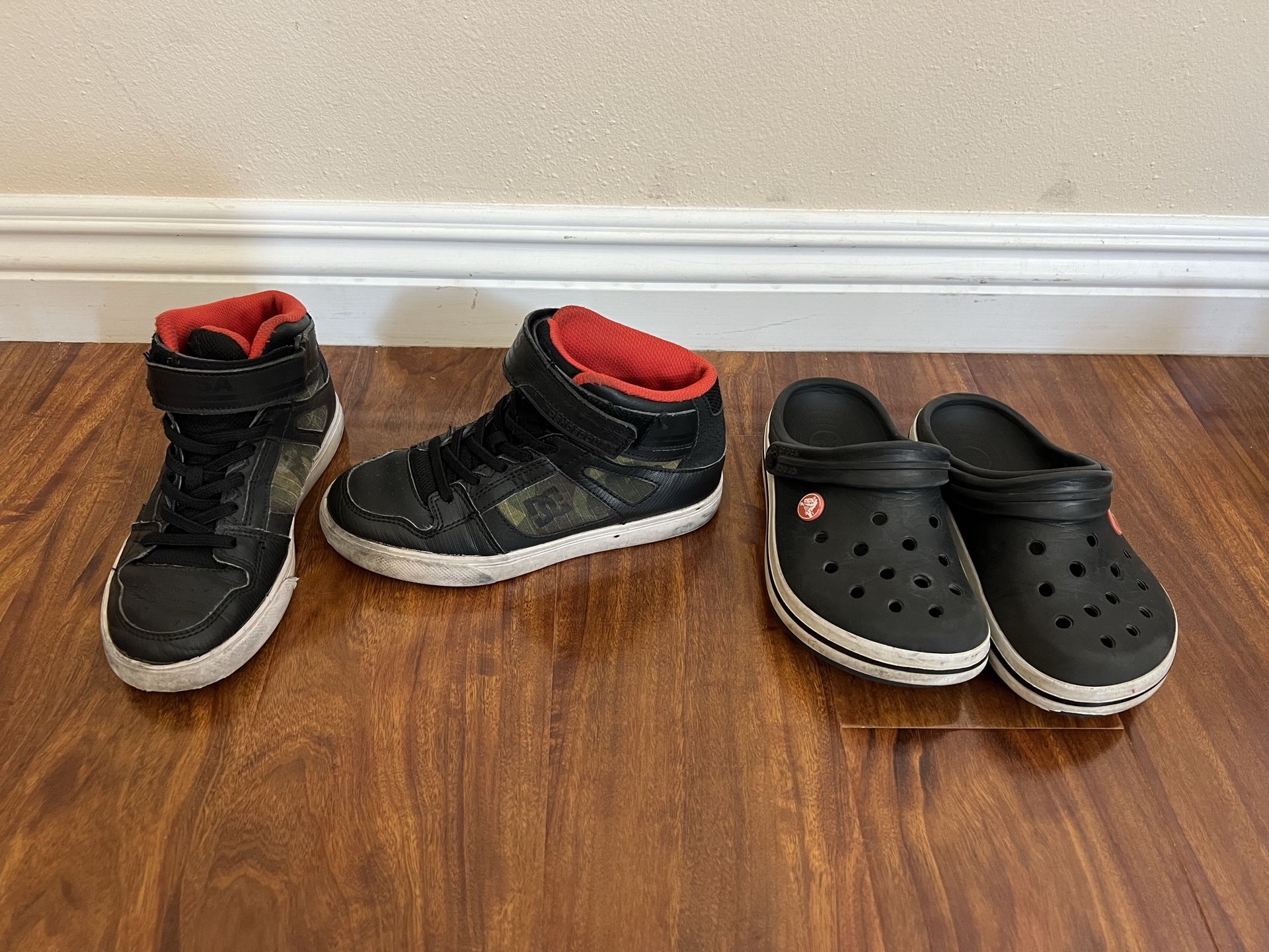 Boys Kids DC sneakers size 2 and Crocs slippers size 1