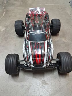 Traxxas Rustler RTR w/ Extra Rims Tires Charger Great Shape