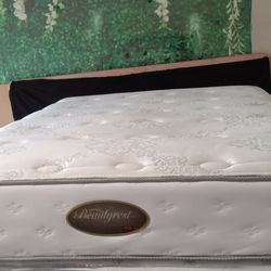 Full Size Mattress (Colchón Full Size)