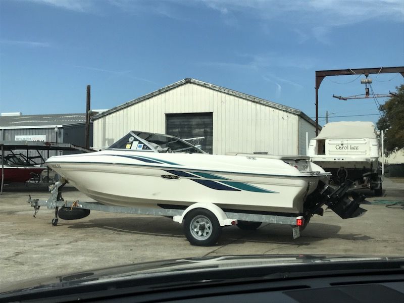 1999 18ft. Sea Ray 180 bowrider/sell or trade