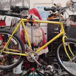 Vintage '80s Mountain Bike