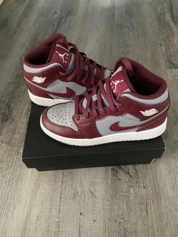 Jordan 1 mid - Size 5