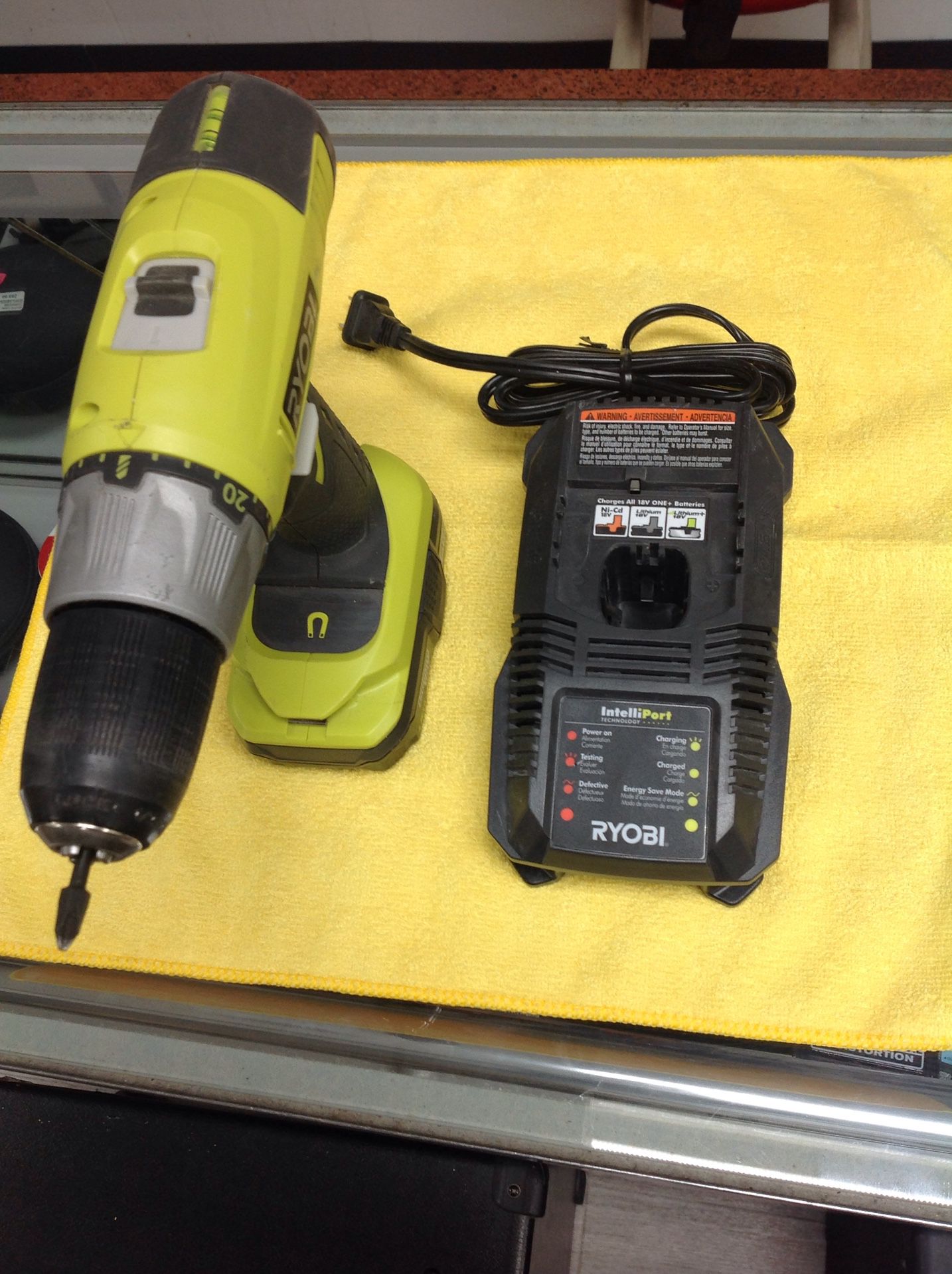Ryobi p271 1/2" 18v li-ion drill kit with battery &charger