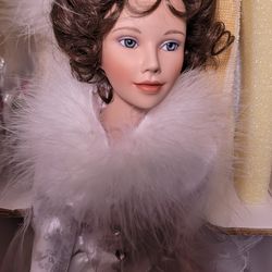 Ashton-Drake Galleries Doll."Winter Romance"