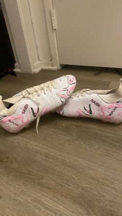Soccer cleats