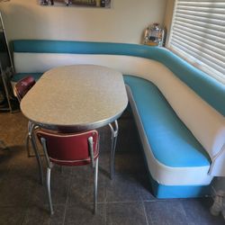 50s Diner Corner Booth And Table Set