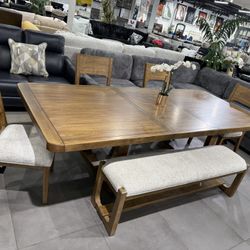 Beautiful Dining Set ✨ Long Table 108” L 