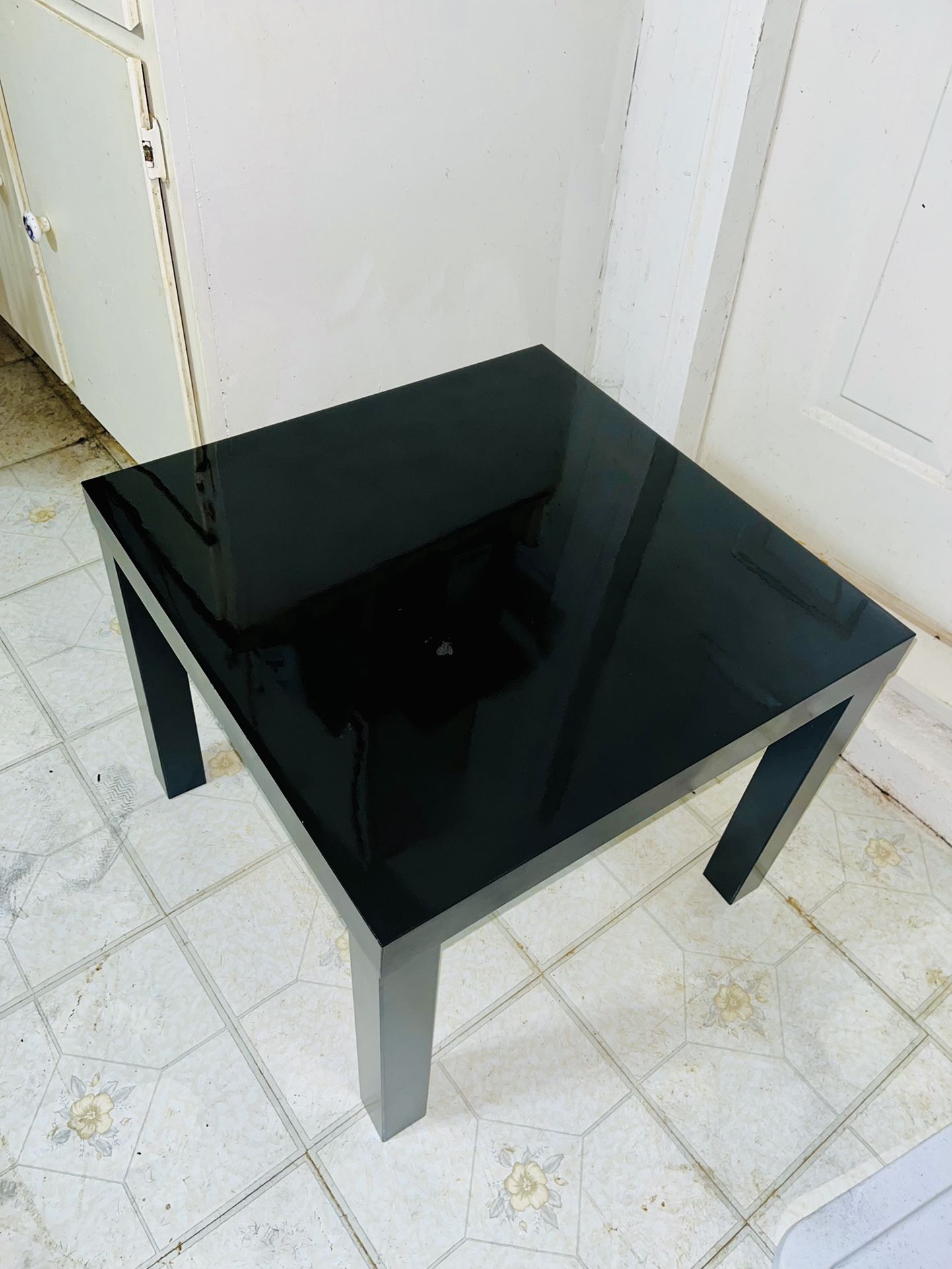 Mini Table For Sale!!🔥📲✅