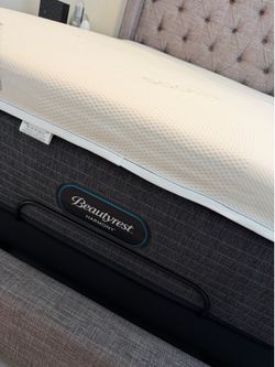 QUEEN BED FRAME | MATTRESS | ELECTRIC BASE | MATTRESS TOPPER