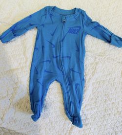 Newborn Nike 